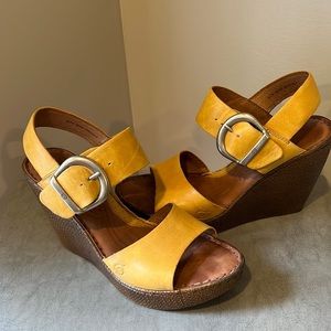 Born large buckle leather wedge sandals